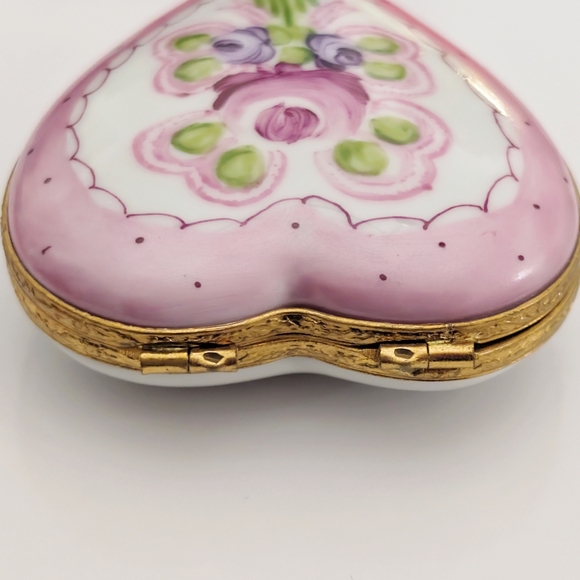 Vintage Collectible Limoges Hand Painted Porcelain Heart-shaped Trinket Box - Picture 2 of 6